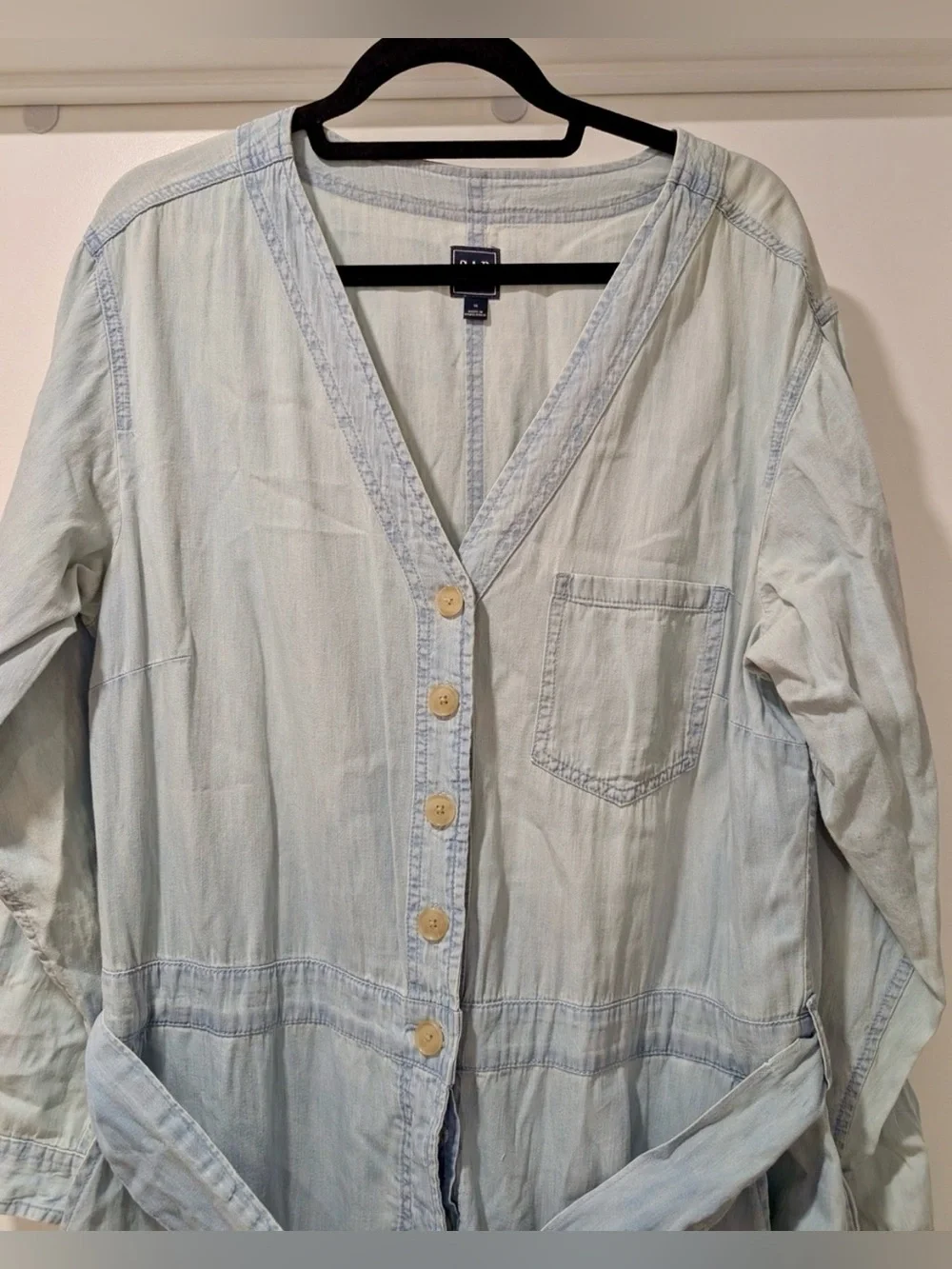GAP - CHAMBRAY JUMPSUIT - STYLISH, RELAXED COMFORT WEAR - Picture 2 of 5